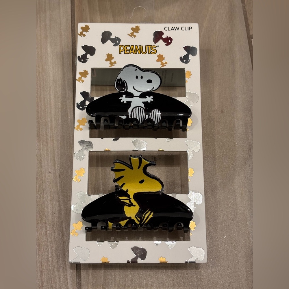 NWT Peanuts Snoopy and Woodstock Black and Yellow Hair Claw Clip Set